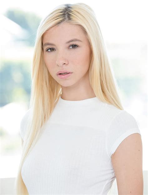 Oct 23, 2021 · She is also a popular actress in New Hampshire, USA. Kenzie Reeves was born in New Hampshire, USA. She began her career at the age of 24. Her current age is 24 as of 2021. New Hampshire is where she was born. Her zodiac sign is Gemini. She is a model and digital content developer who works all over the world. 